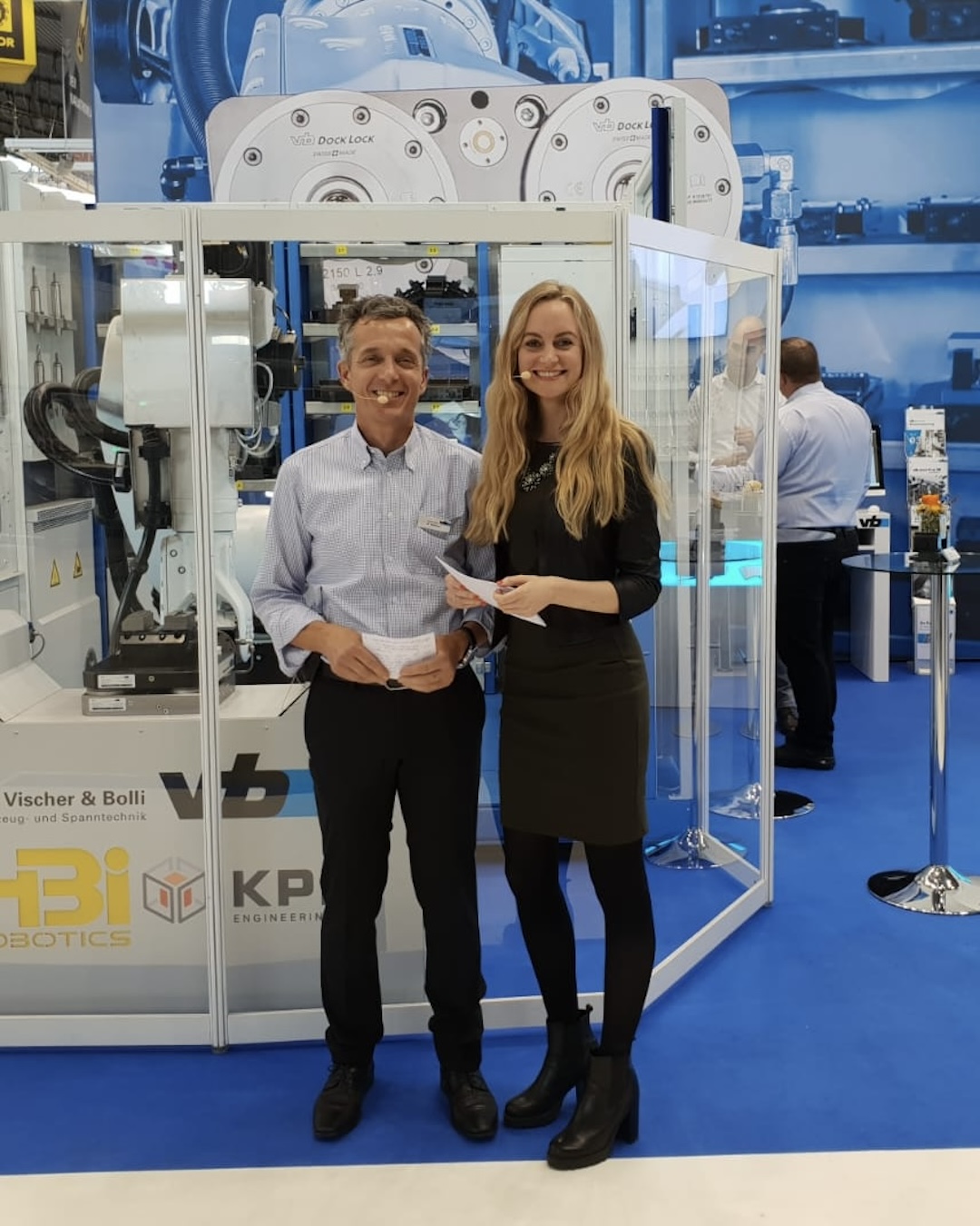 Moderatorin Janina Treis, aus Stuttgart, moderiert auf der Messe AMB für Vischer & Bolli in Stuttgart.